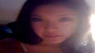 Asiatisk tøs fik smukke kærtegn med legetøj til et vidunderligt blowjob.